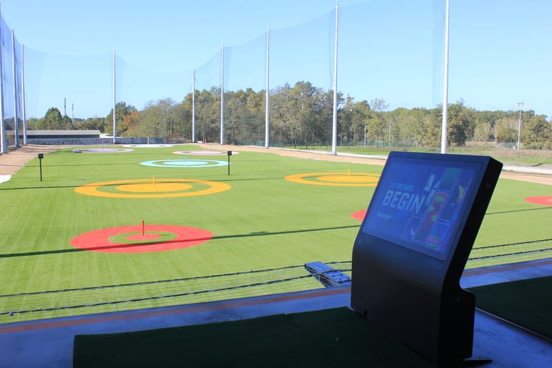 Practice de Barena Golf, cibles colorées et borne de jeu connectée