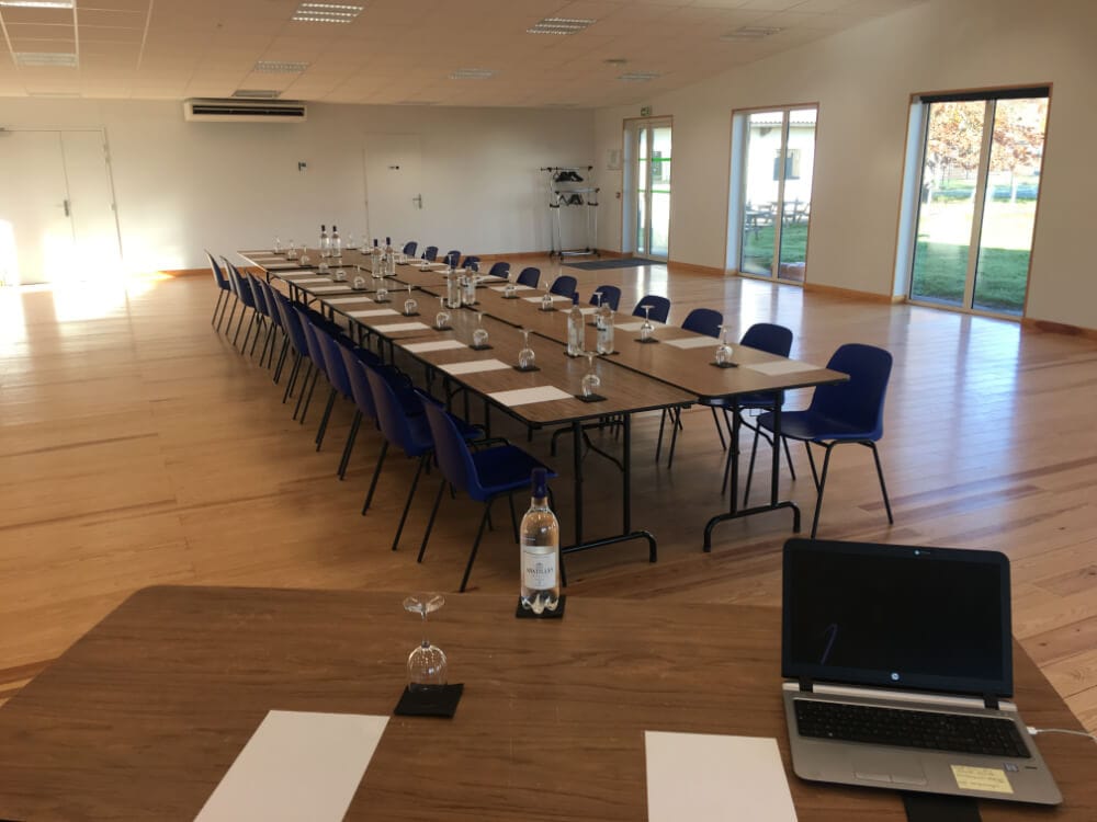 Salle Colloque disposée en U